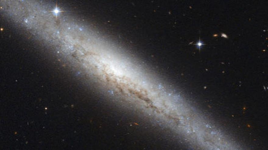 Fotografía de la galaxia NGC 4183.