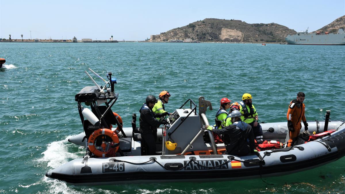 Una de las lanchas de rescate que participó en el simulacro.