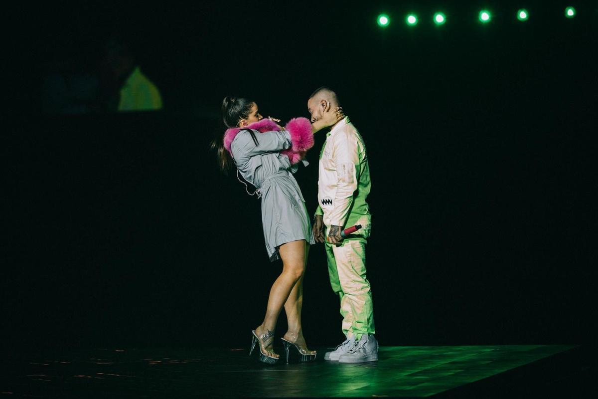 Rosalía y J Balvin en 'The Forum' (L.A.)