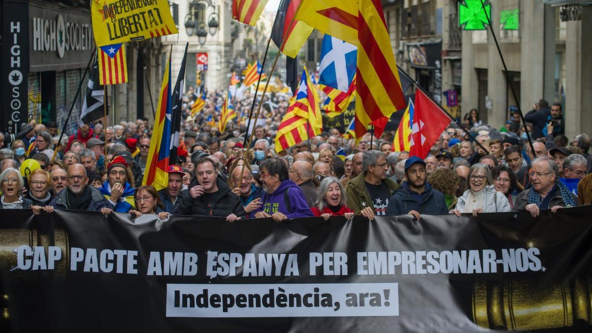 Representantes de algunas de las entidades adheridas en el manifiesto de la ANC encabezan la manifestación contra el Cógido Penal.