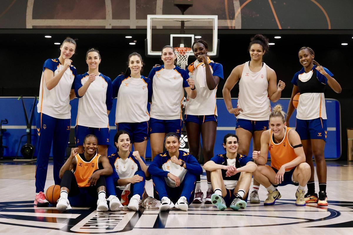El Valencia Basket posó para SUPER en su último entrenamiento antes de viajar a Zaragoza