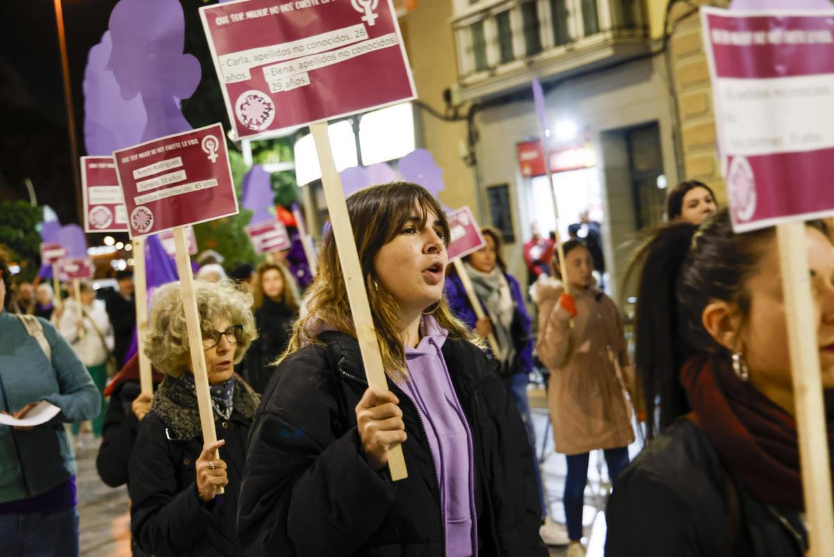 Violencia Machista Murcia Las Supervivientes Alzan La Voz En La Manifestación Del 25n En 5413