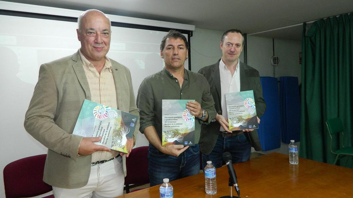 Antonio Ruiz, Juan José Caballero y Juan Ramón Pérez, en la presentación de la unidad didáctica.