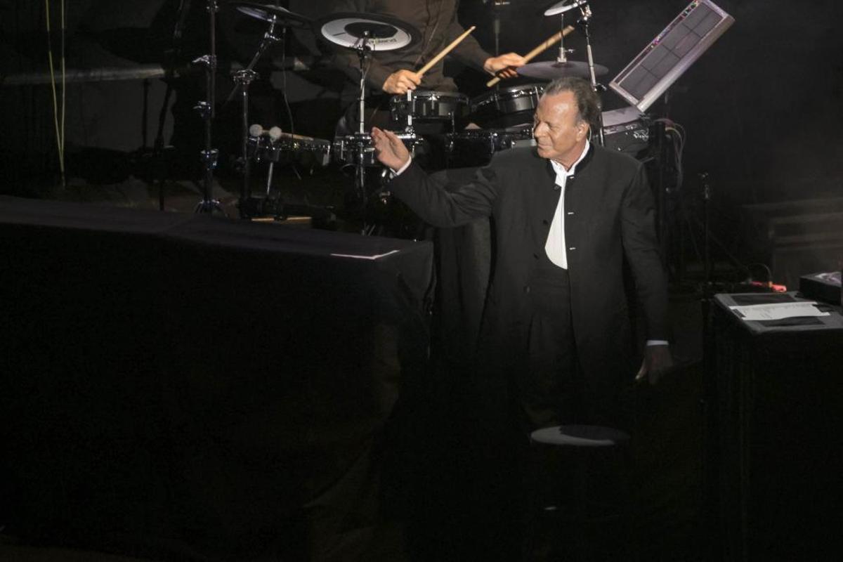 Julio Iglesias cancela su concierto en Alicante