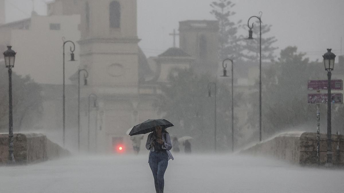 Aemet anuncia lluvias y tormentas "muy fuertes" este fin de semana en Valencia.