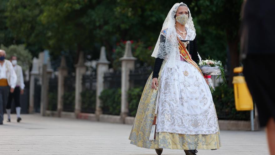 Búscate en el segundo día de Ofrenda por la calle Caballeros (entre las 19.00 y las 20.00 horas)