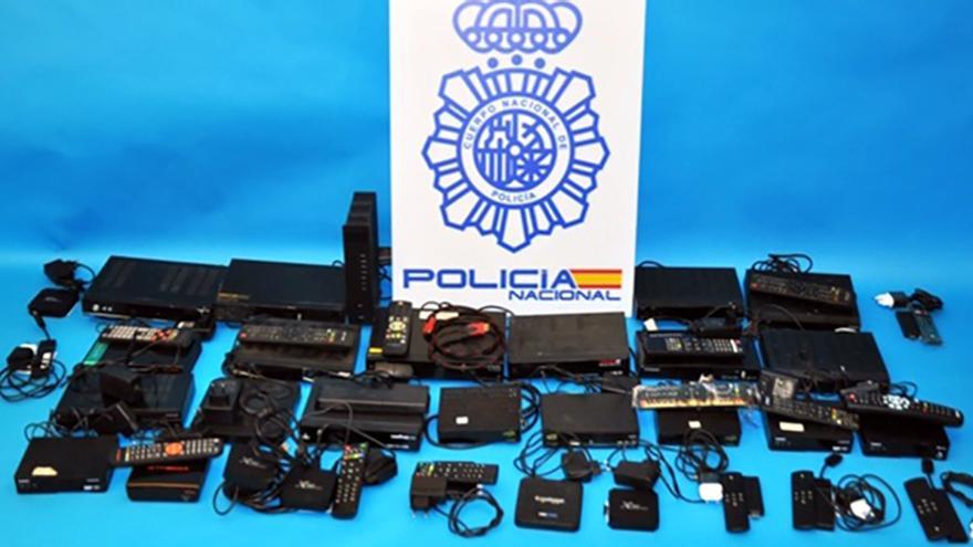 La Policia Nacional detecta 166 bars a tot Espanya que emetien per TV la Lliga de futbol il·legalment