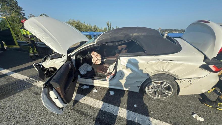 El grupo de Salceda de Caselas que hace el Camino al revés y en BH ayer en Vilanova. |  Noé Parga