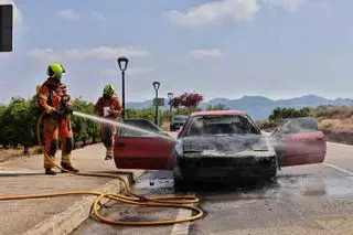 Arde un coche en Alfara de la Baronia