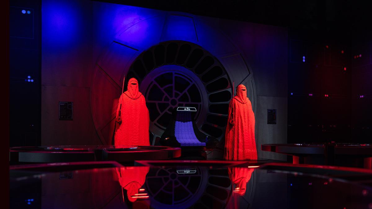 Batallas icónicas con sables de luz en la Exposición Lego Star Wars en el Museo de Melbourne con más de 8 millones de ladrillos LEGO
