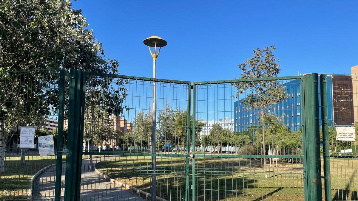 El Parque de la Ballena de Sevilla Este clausurado debido a la presencia de alimentos manipulados