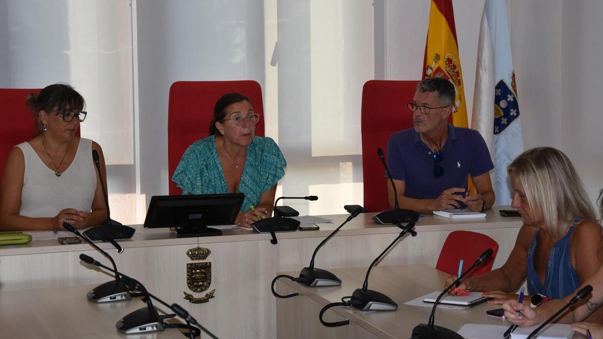 Participantes na reunión da Comisión da Seca de Ames, celebrada este martes.