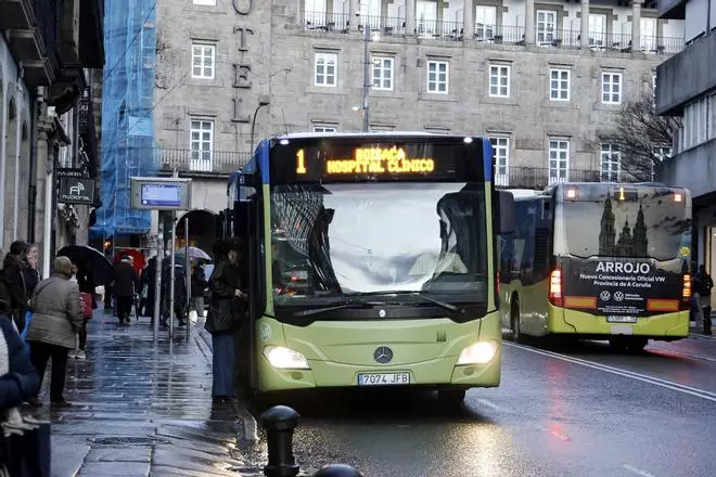 Raxoi confirma a paralización do contrato do transporte urbano ata a resolución dos recursos