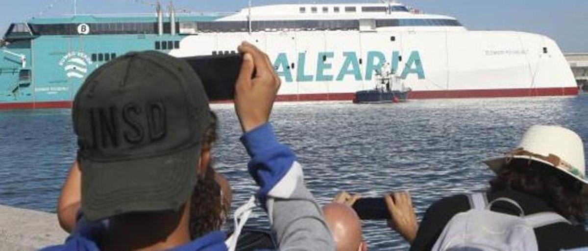 Botadura en Gijón del ferrie catamarán "Eleanor Roosevelt", de Baleària, en 2020.