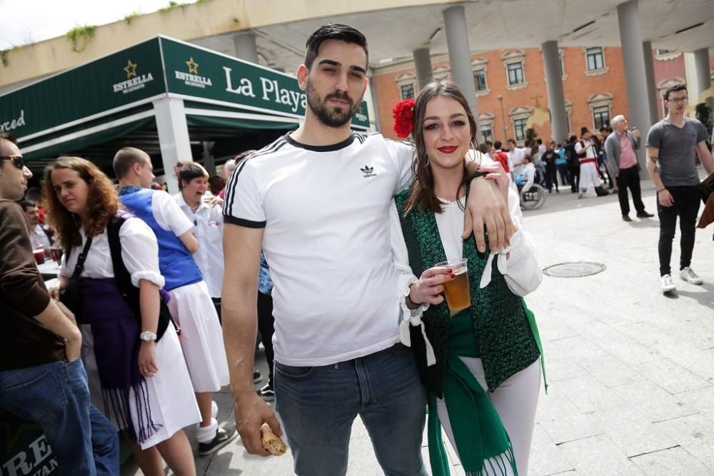 Ambiente en el Jardín de la Fama en el Bando de la Huerta