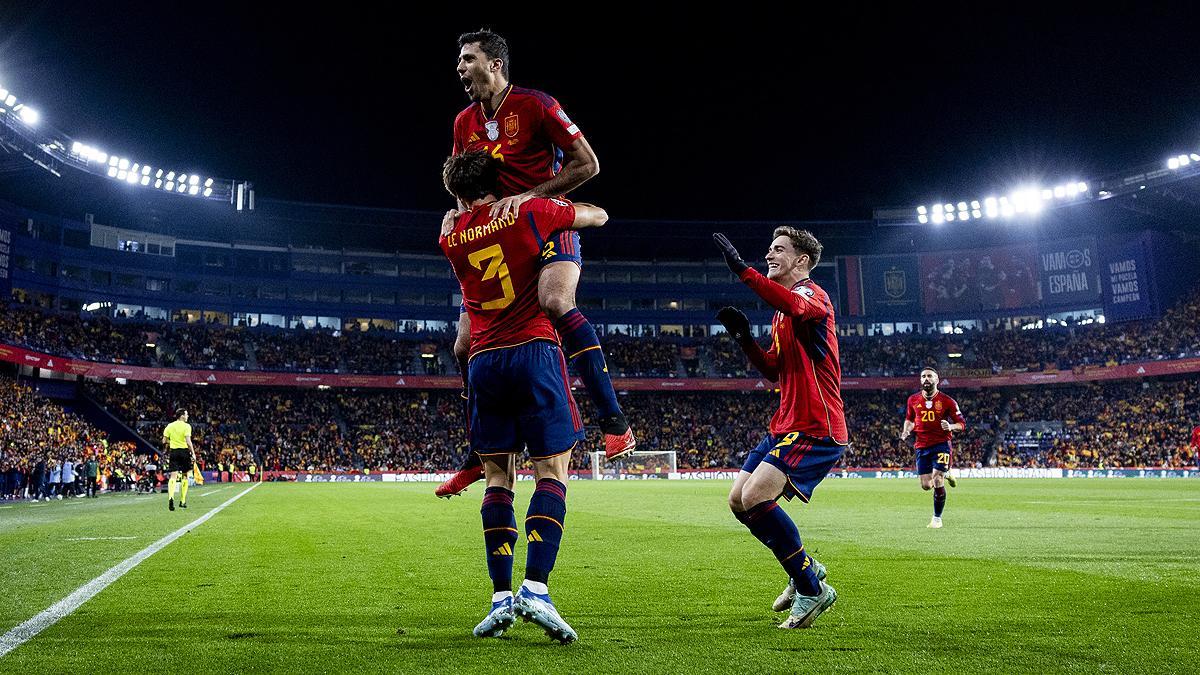 Rodrigo celebra un gol con la selección española.