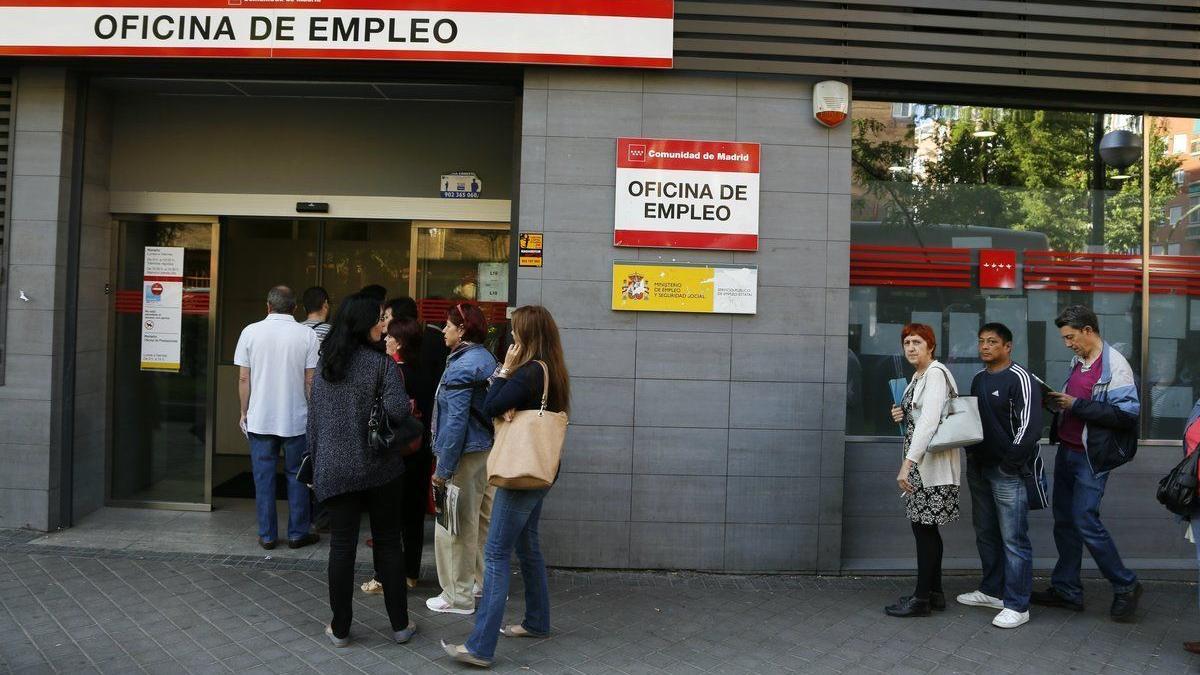 Colas en las oficinas del SEPE en Madrid (antes de la pandemia).