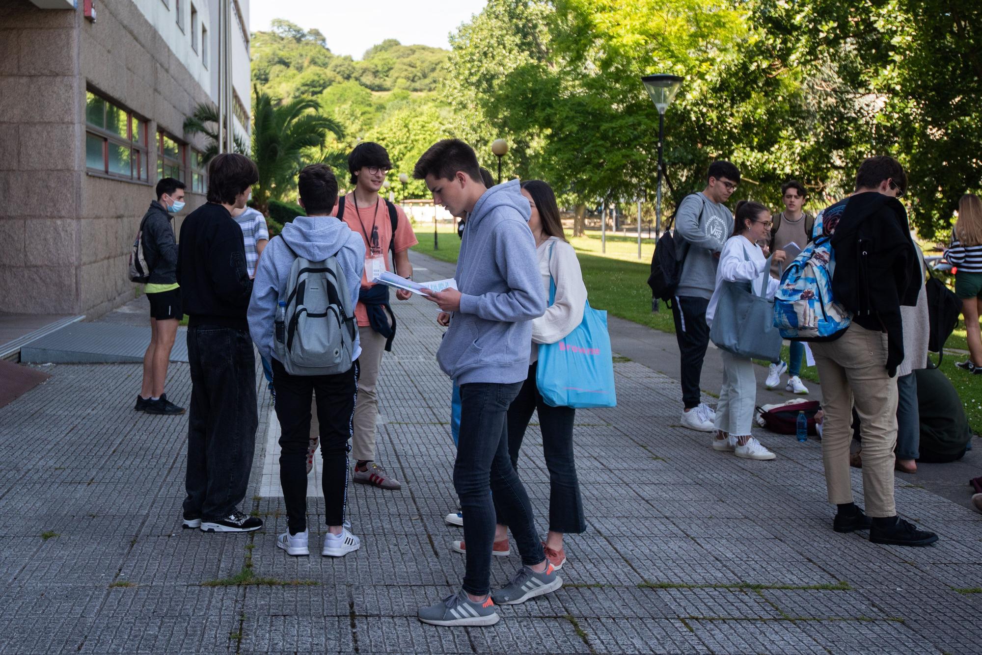 Selectividad A Coruña 2022: Primer día de los exámenes de la ABAU en los campus coruñeses