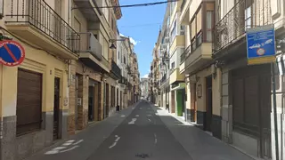 Hasta 1.300 coches no autorizados cruzan cada día las zonas para residentes de Ontinyent