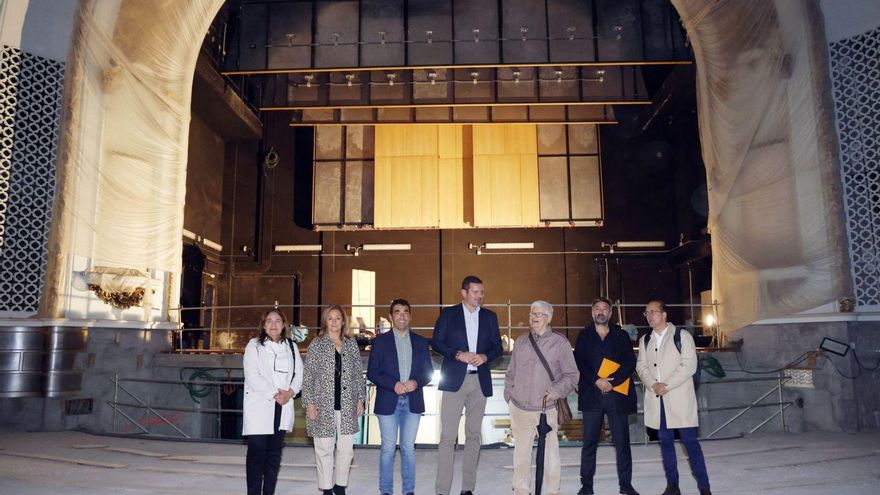 Vuelta de reconocimiento al Teatro Fraga antes de revivirlo