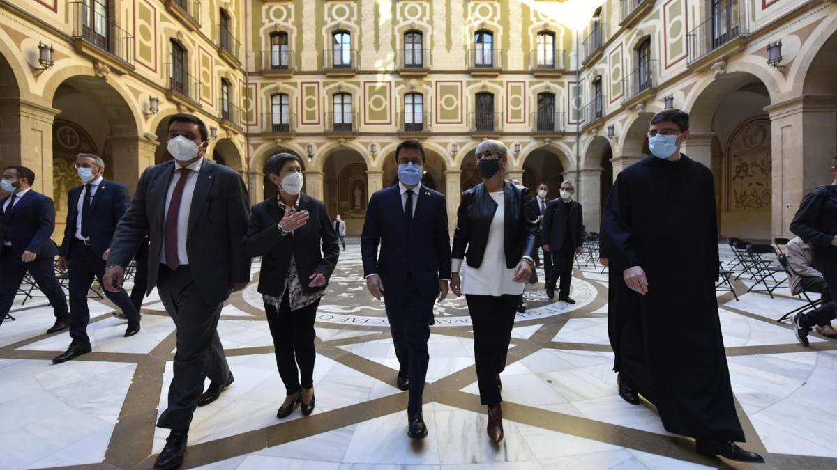 Arribada d'autoritats a Montserrat per la benedicció del nou abat