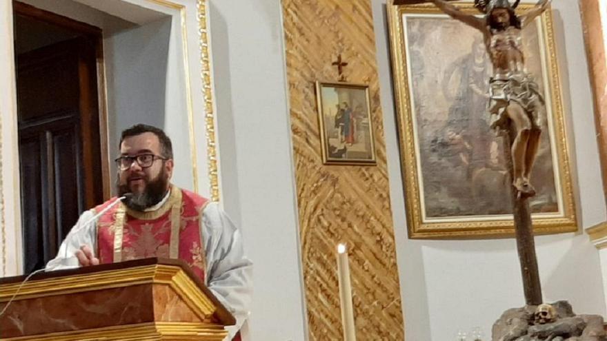 La Semana Santa de Crevillent nombra pregonero al sacerdote Roque Jiménez