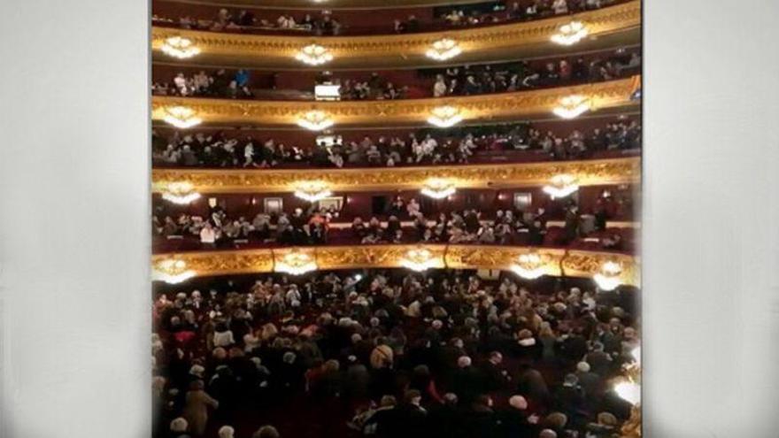 Gritos de &quot;libertad Puigdemont&quot; en el Liceu tras la ópera &#039;Andrea Chénier&#039;