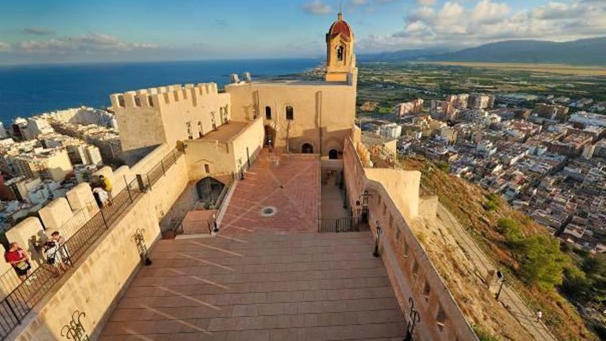 El castillo de Cullera registró en todo el verano la visita de aproximadamente 12.000 personas.