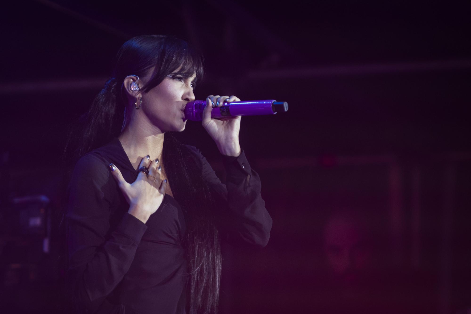 Aitana llena la plaza de toros de València