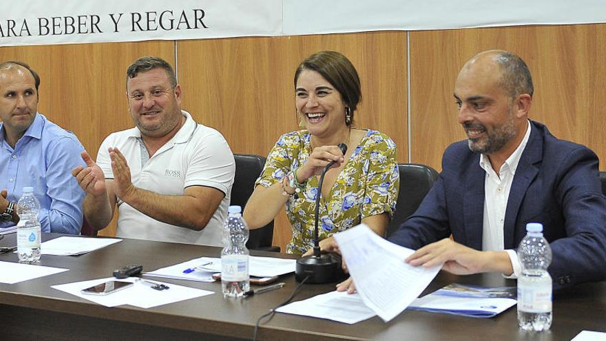 Los regantes buscan el apoyo de Mireia Mollà para culminar la desaladora