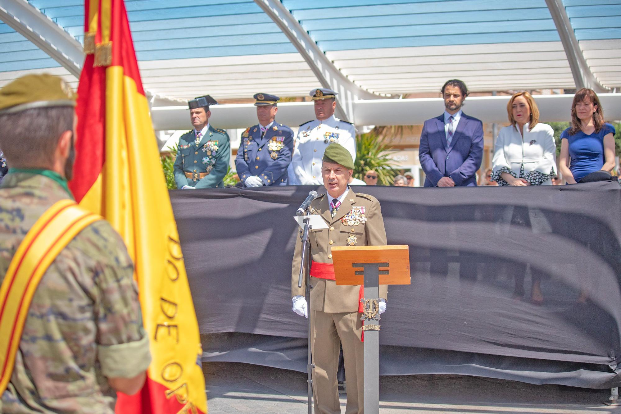 Sol y fidelidad a la bandera en Torrevieja