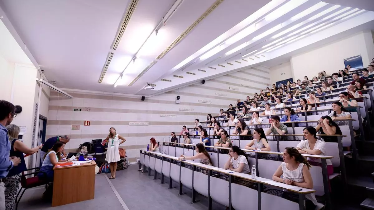 Comienzan las oposiciones a docente en Córdoba: "Es muy duro y cansado"