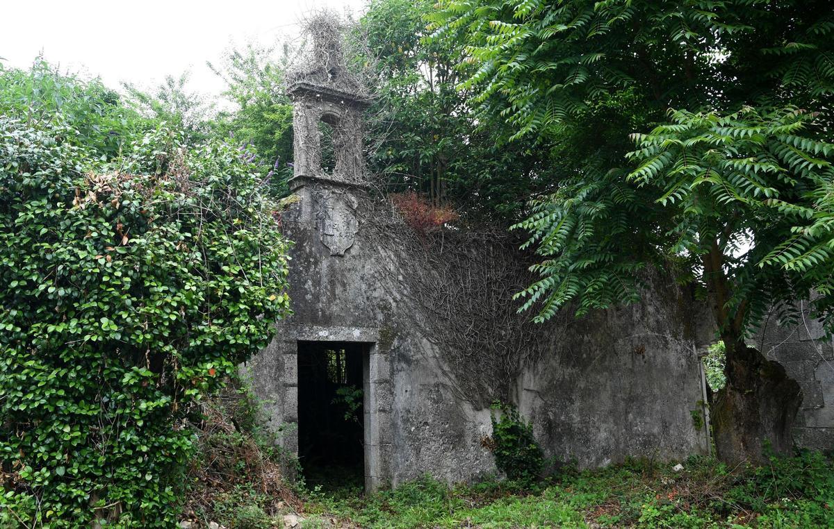 ANTIGUA CAPILLA DEL PAZO DE BALDOMIR (BERGONDO).