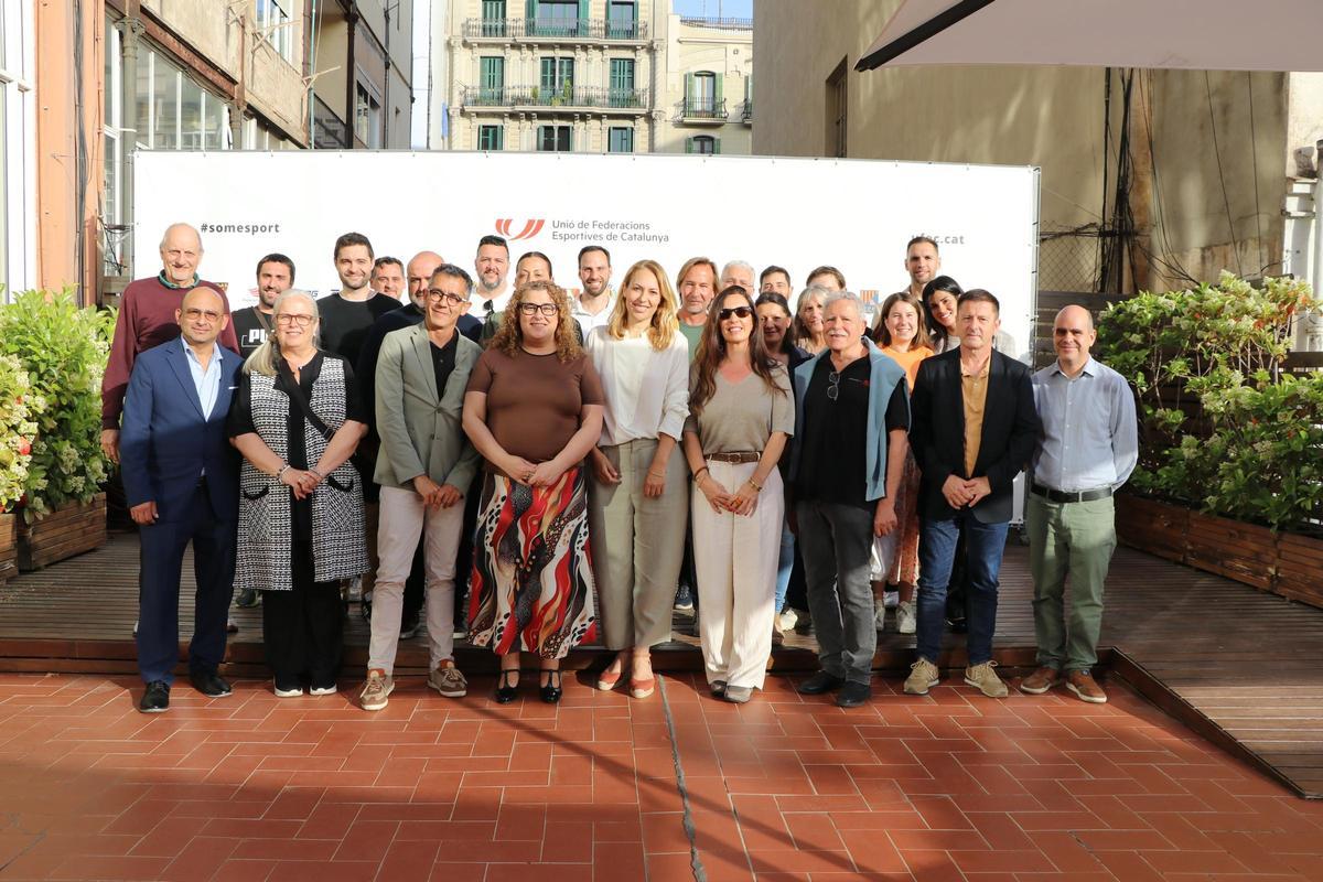 Imagen de todos los asistentes al acto de presentación del proyecto