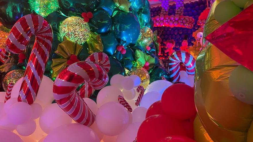 Así es el pueblo navideño de Ibiza hecho con 100.000 globos