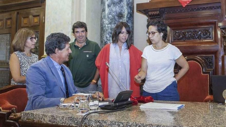 Pleno en María Pita para seleccionar a los miembros de las mesas electorales