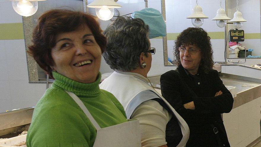 Clotilde Rodríguez, al frente a su antiguo puesto en el mercado de O Berbés, en una imagen de archivo