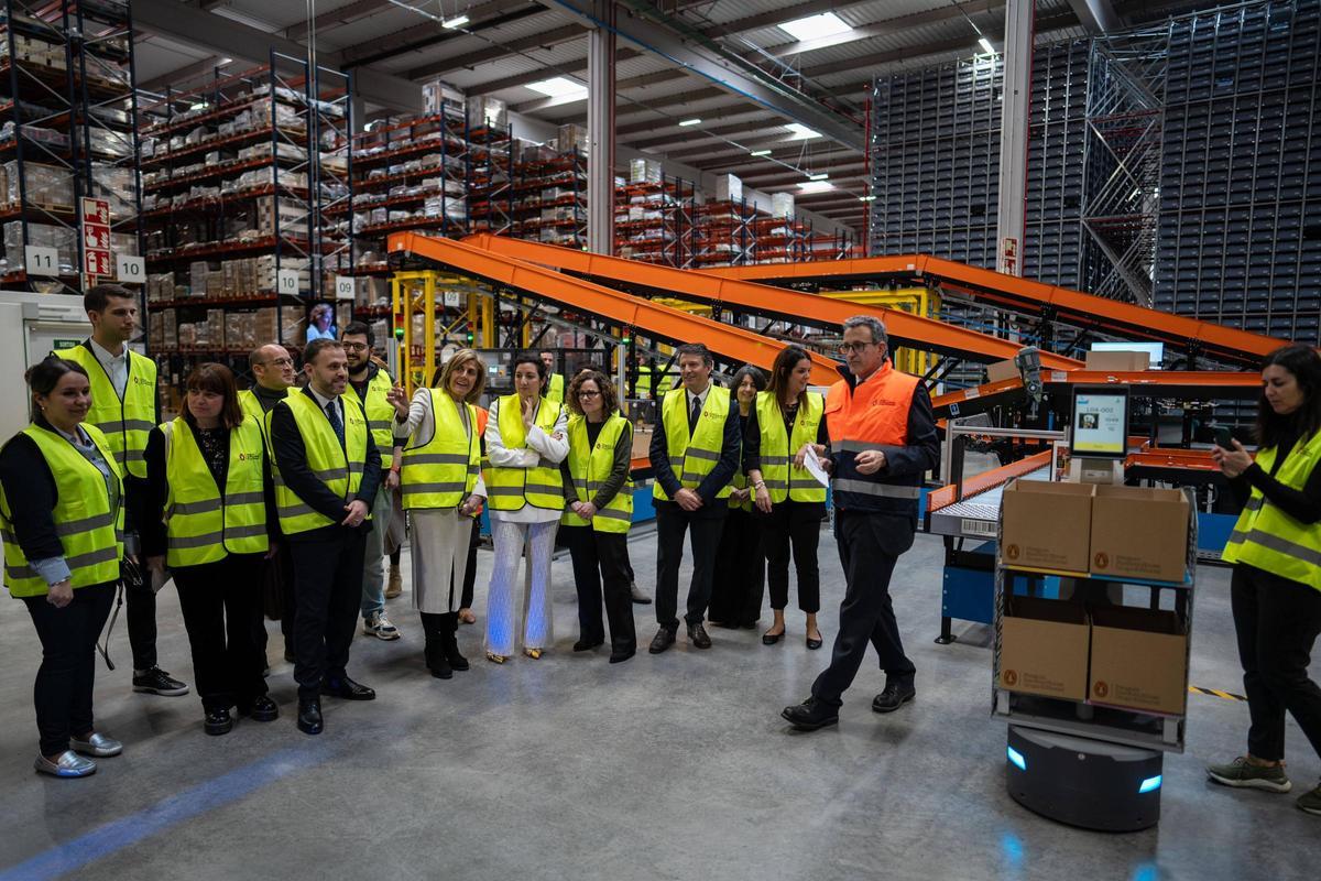 Visita al nuevo centro de distribución de la editorial Penguin Random House en Cerdanyola del Vallés