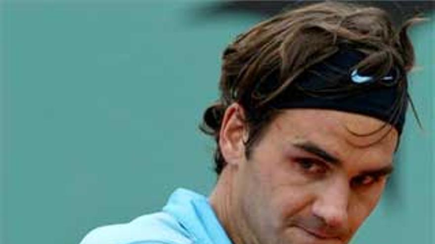 Federer vence a Davydenko y se coloca por segunda vez en la final