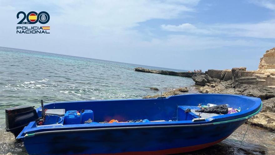 Buscan a 26 migrantes tras perderse el rastro de una patera rumbo a Baleares