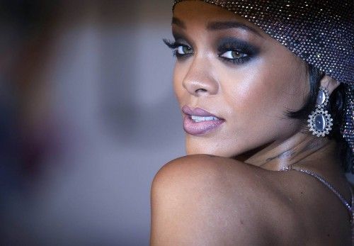 Rihanna llevó un vestido con transparencias en la entrega de los premios a los diseñadores americanos