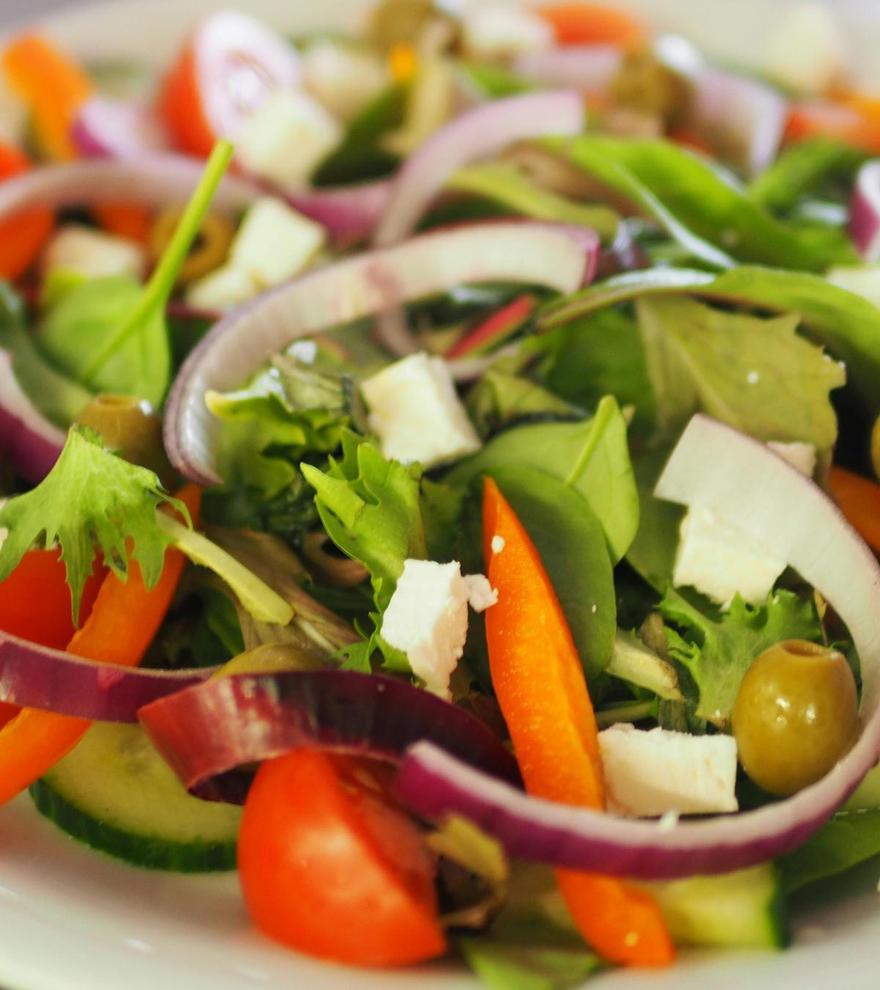 Las legumbres también son para el verano con estas recetas fáciles de ensaladas