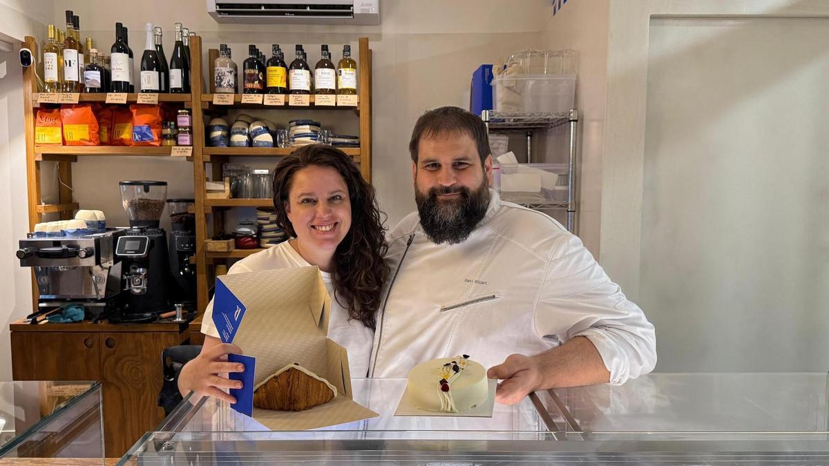 Mercè Madern i Xavi Ricart, a la Pastisseria Ricart de Llançà.
