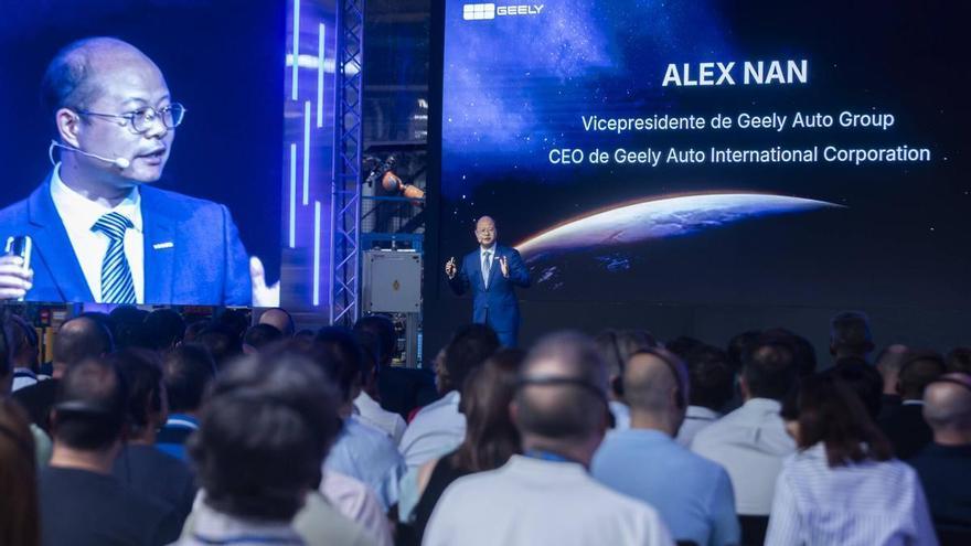 Geely desembarca en Valencia para saltarse el arancel del 28,8 % que paga por los eléctricos puros