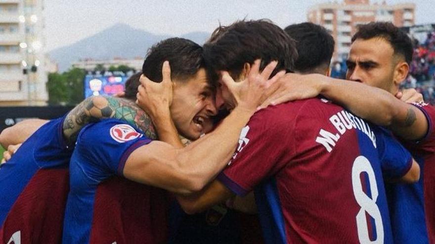 El Eldense golea al Marbella y recupera el liderato