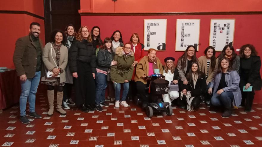 La exposición &quot;FEMart Feminismes Infinits&quot; llena la Sala Carròç i Centelles del Palau Ducal