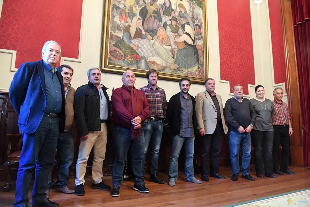 Los regidores y representantes municipales acuerdan iniciar el diseño de un plan de transporte para el área metropolitana que será remitido a la Xunta.