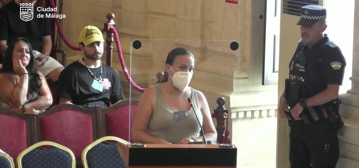 Elvira del Castillo intervino en el pleno de junio para pedir una vivienda en alquiler en Málaga.