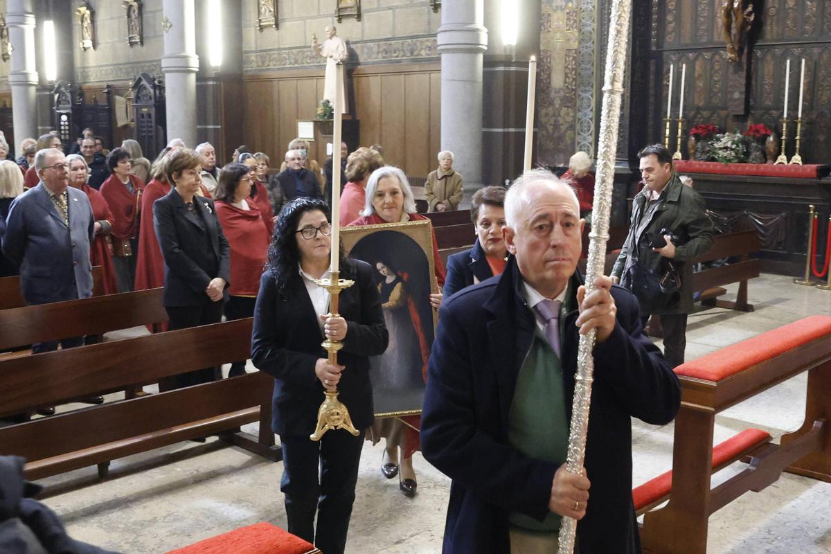 La misa en la basílica de Gijón en honor de Santa Águeda, en imágenes