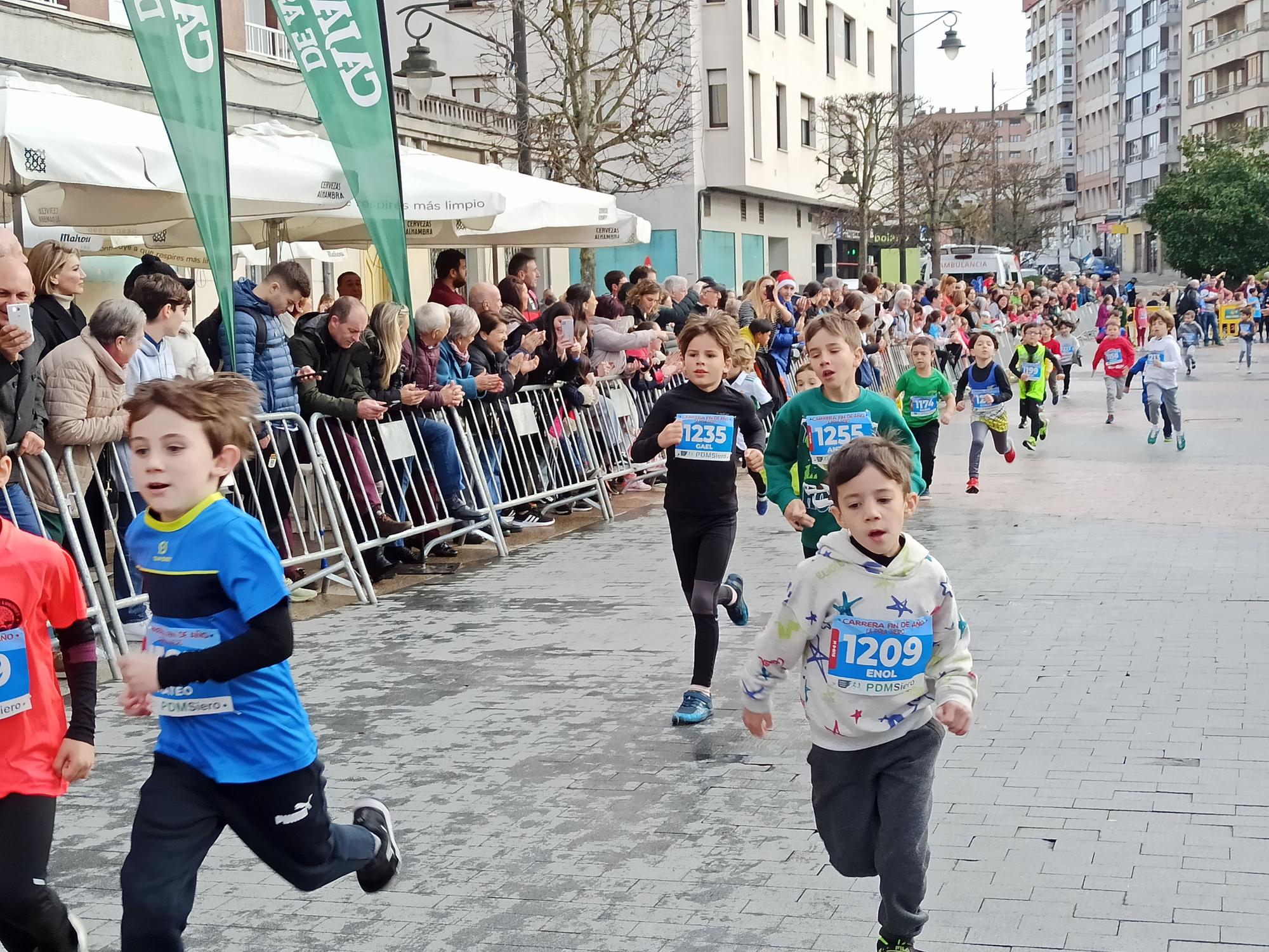 Casi 1.500 participantes disputan la carrera de Fin de Año de Pola de Siero